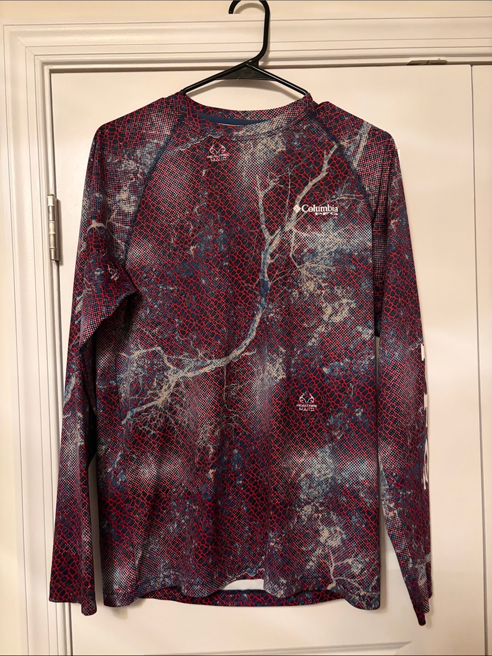 Columbia Men’s Long-Sleeve Rash Guard - Maroon & Navy Print